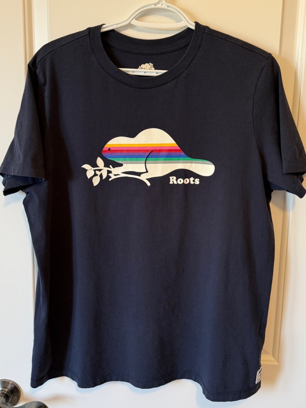 ROOTS navy rainbow stripe beaver tshirt - sz XL